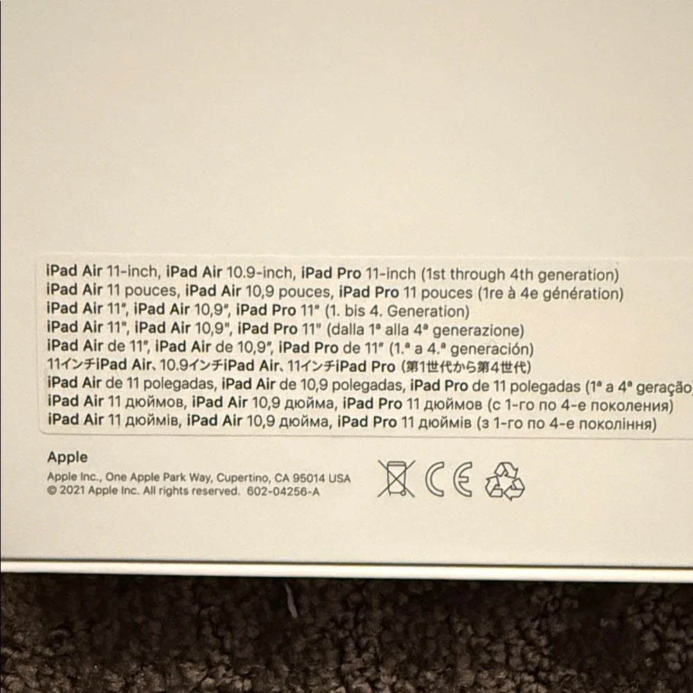 Apple iPad Magic Keyboard - Sleek White Finish